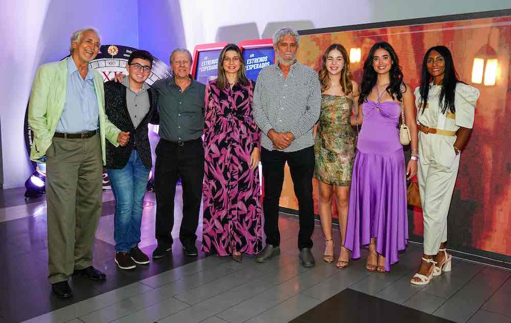 Andrés López Sierra, Esteban García Godoy, Luis LLosa, Marianna Vargas Gurilieva, Peyi Guzmán, Sofía Aguayo, Sofía Reyes, Patricia Soriano