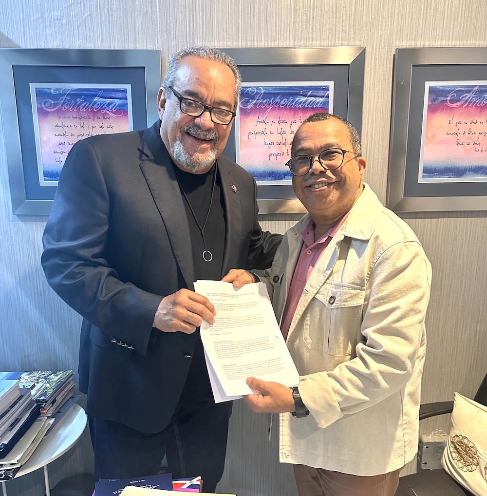 El cineasta Alfonso Rodríguez junto a Euri Cabral