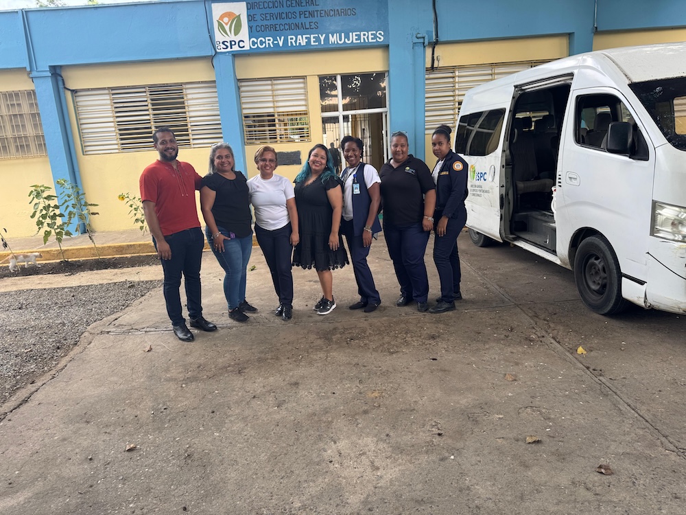 A Dos Centímetros de Ti Carcel Mujeres