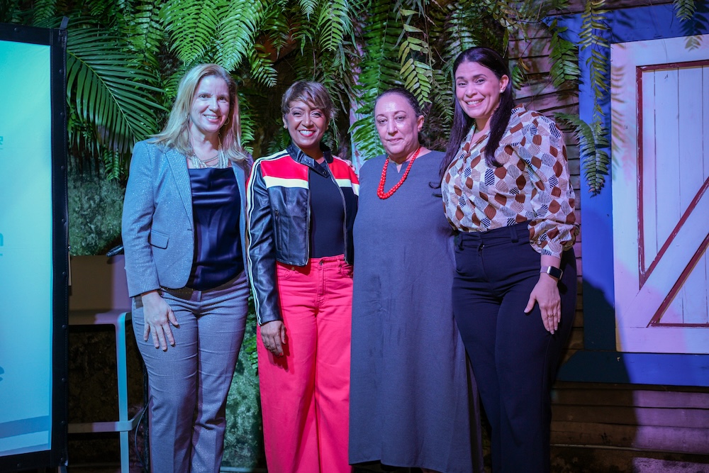 1 Elsa Turull, Tanya Valette, Taina Rodríguez, Celidette Heredia